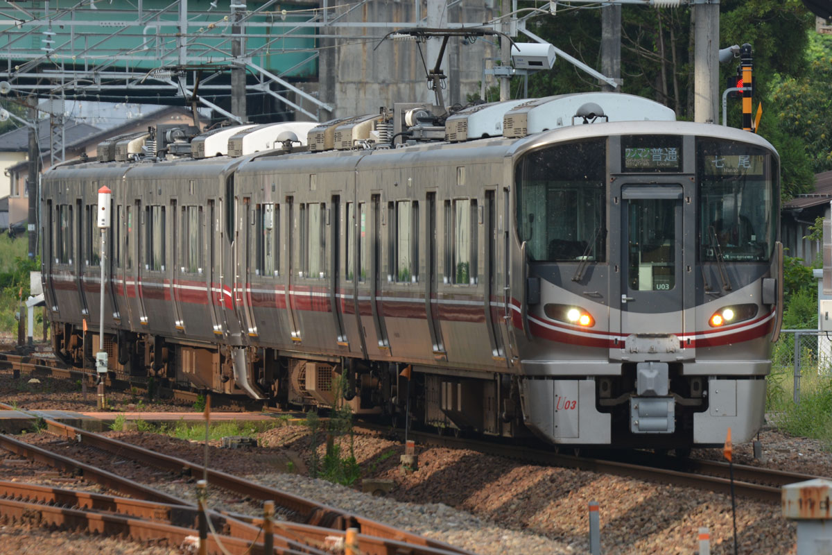 521系 車両概要・車歴表・配置歴・形式一覧 – 4号車の5号車寄り