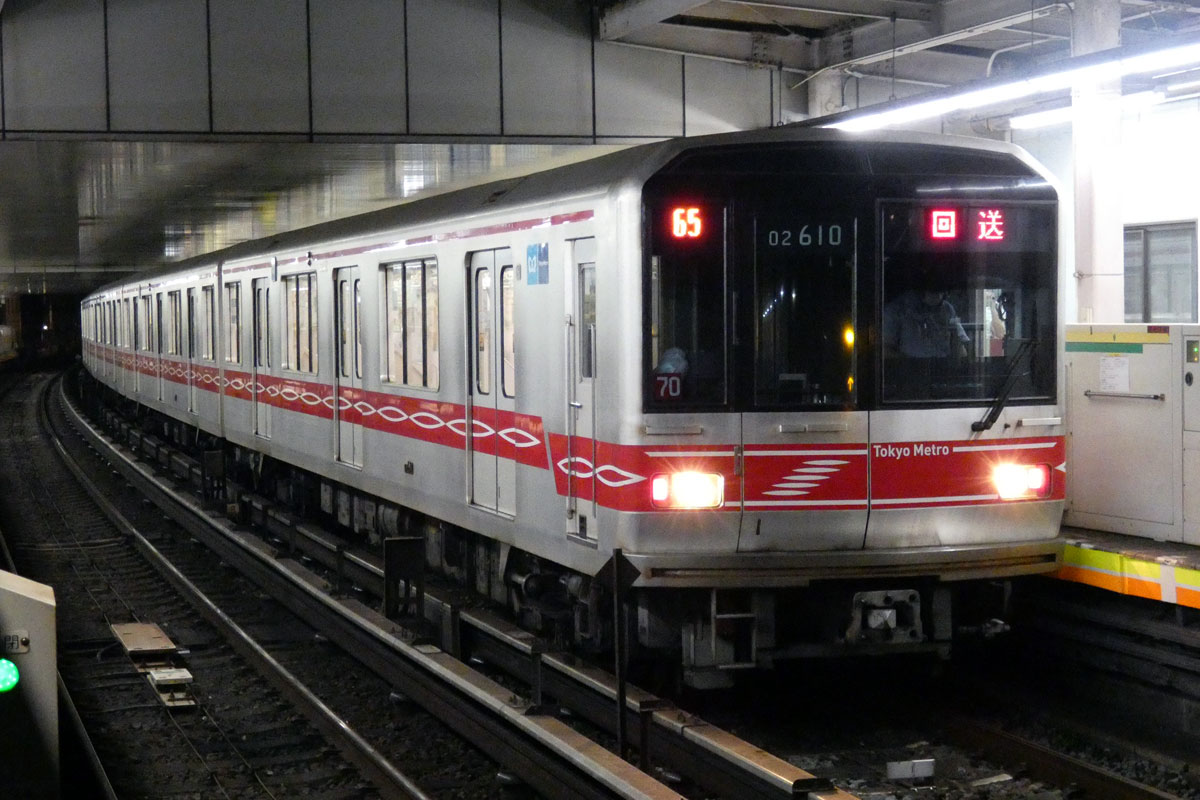 東京メトロ丸ノ内線 編成表（最新版） – 4号車の5号車寄り