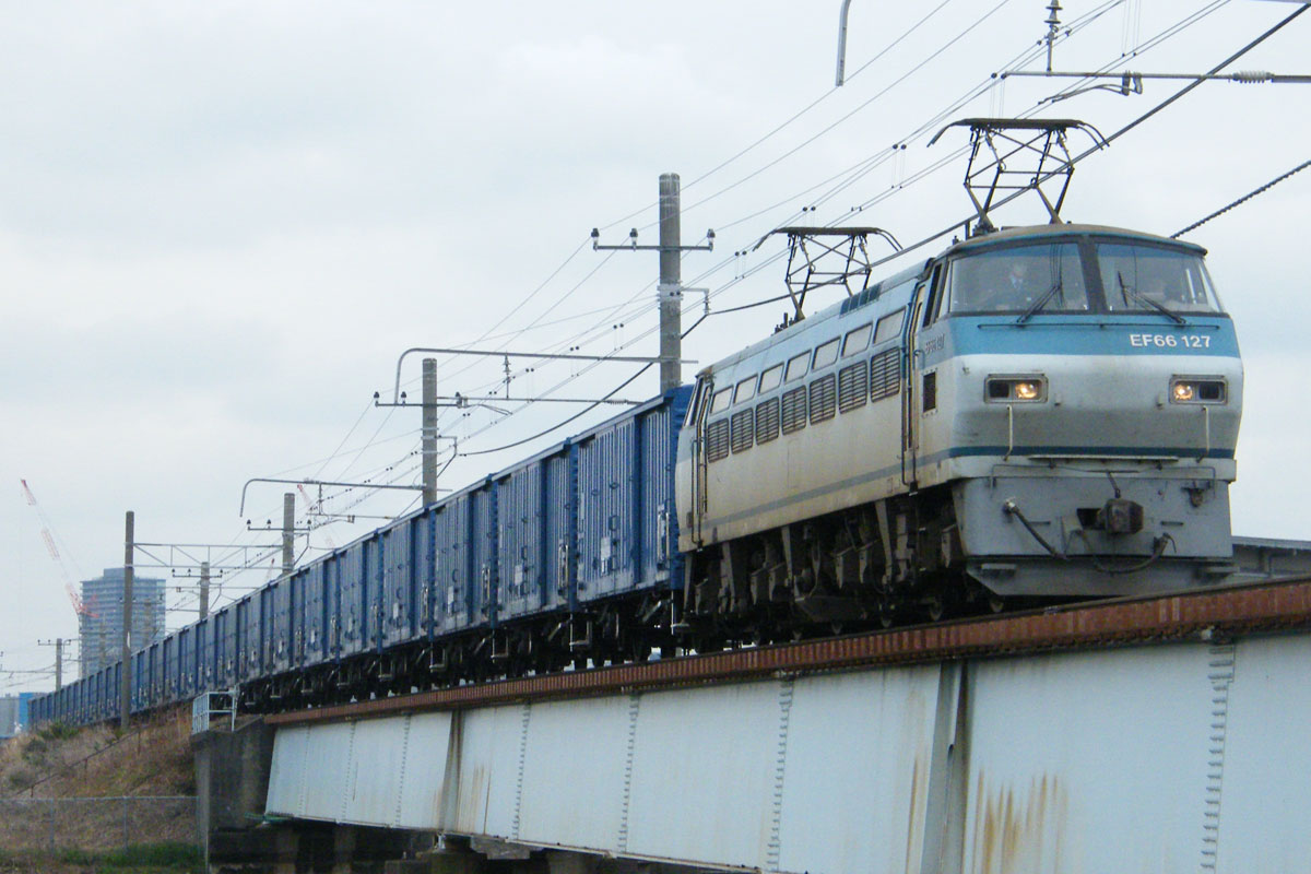 吹田機関区 EF66形 運用状況 – 4号車の5号車寄り