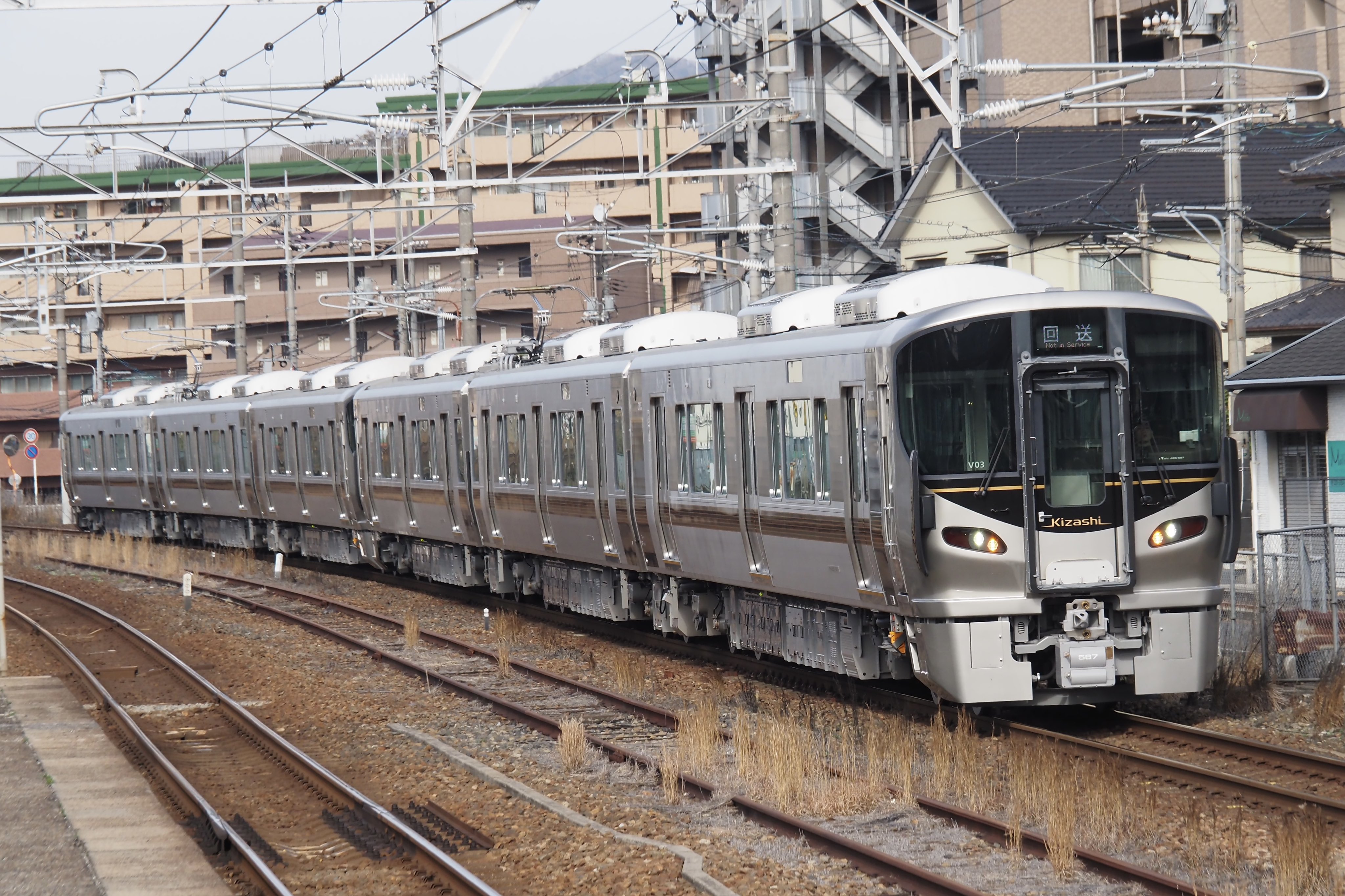 227系セキV02,V03編成が下関へ臨時回送 – 4号車の5号車寄り