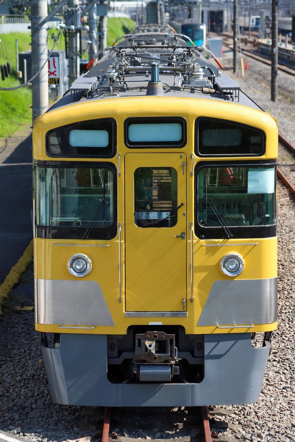 87987_ikkun_train_1