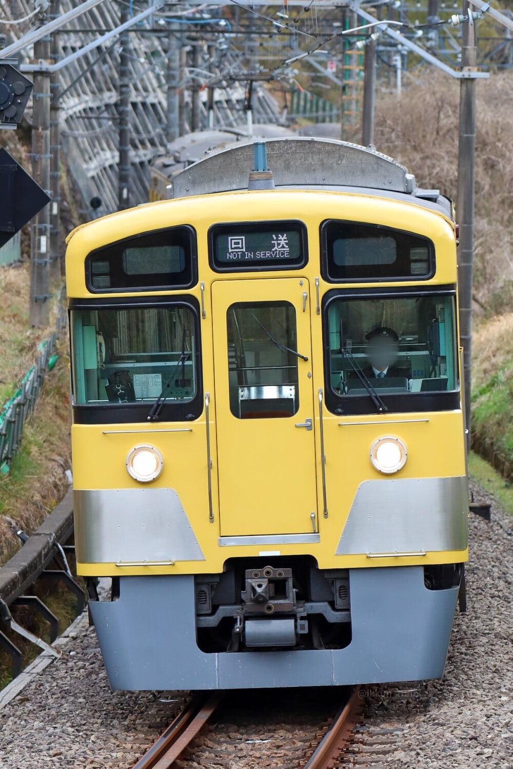 95401_ikkun_train_1