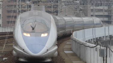 500系ハカV7編成に引退記念装飾