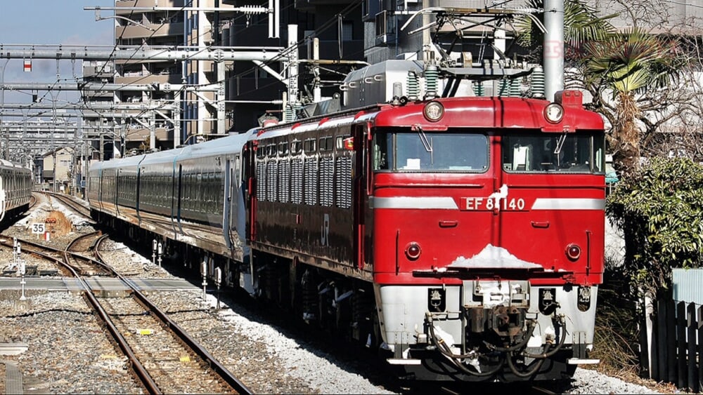 319b7d9b-ecb4-4dbd-8fe6-42d287131a3d