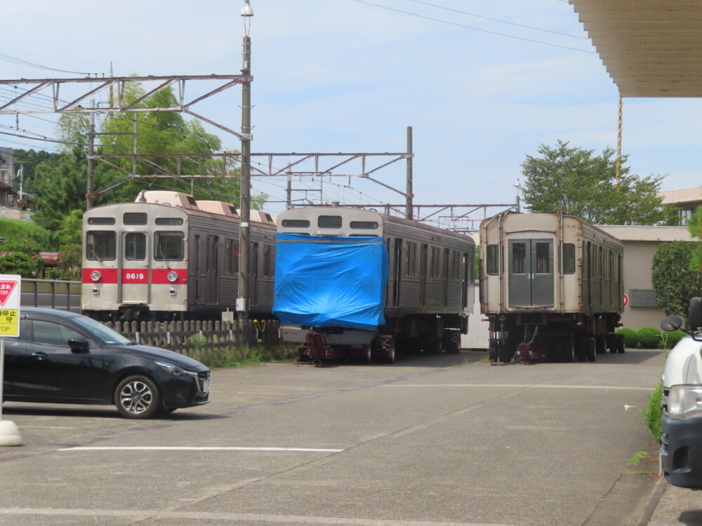 e9516a3e-b51b-4d25-a14b-3b98469d6f7d